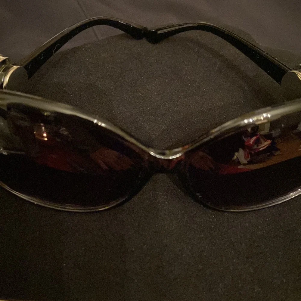 Dog Mom Design Sunglasses ๐ ๐ถ - Picture 4 of 5